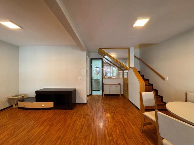 Casa / Sobrado em Condomínio para Locação em Curitiba/PR Portão 3 Quartos