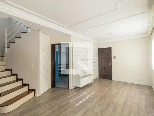 Casa / Sobrado em Condomínio para Locação em Curitiba/PR Portão 3 Quartos