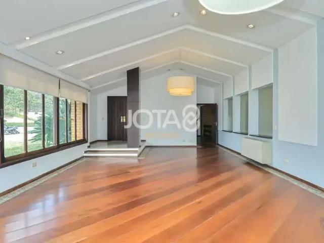 Casa / Sobrado em Condomínio para Locação em Curitiba/PR São João 4 Quartos