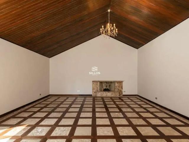 Casa / Sobrado em Condomínio para Locação em Curitiba/PR São Lourenço 3 Quartos