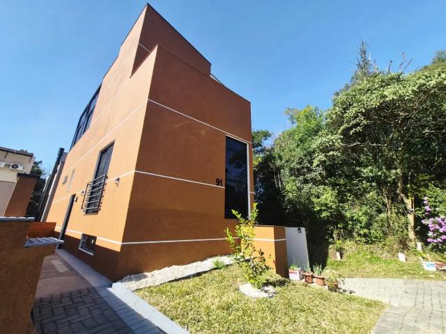 Casa / Sobrado em Condomínio para Locação em Curitiba/PR Santa Cândida 3 Quartos