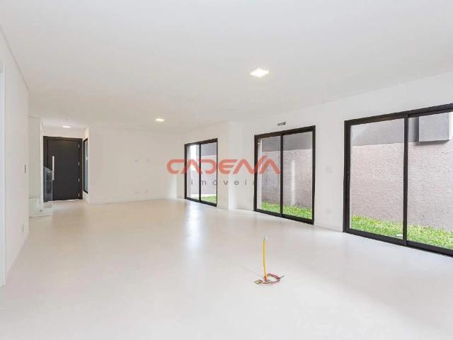 Casa / Sobrado em Condomínio para Locação em Curitiba/PR Santa Cândida 3 Quartos