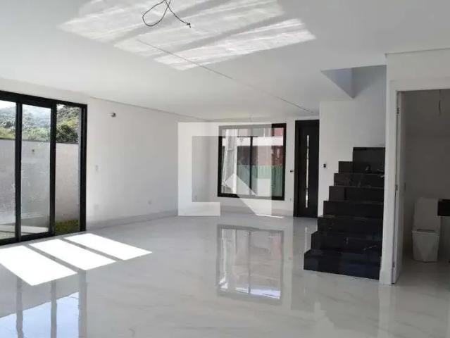 Casa / Sobrado em Condomínio para Locação em Curitiba/PR Santa Cândida 3 Quartos