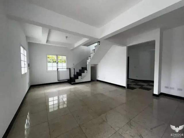 Casa / Sobrado em Condomínio para Locação em Curitiba/PR Santa Felicidade 4 Quartos