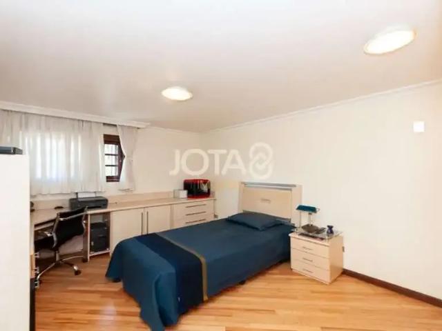 Casa / Sobrado em Condomínio para Locação em Curitiba/PR Santa Felicidade 4 Quartos
