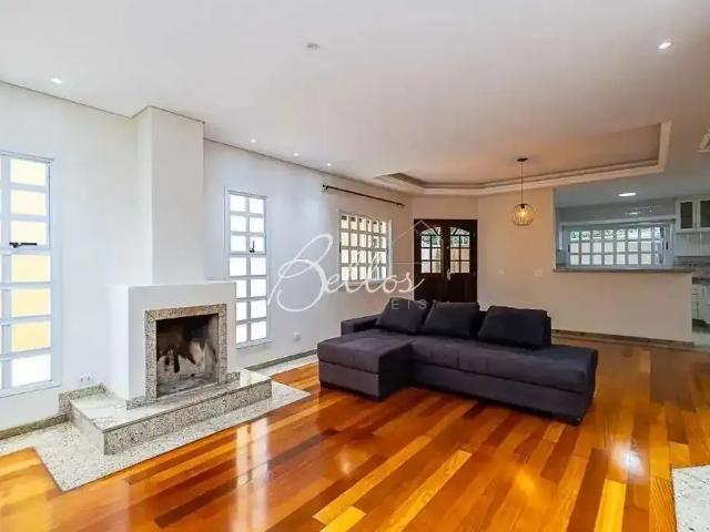 Casa / Sobrado em Condomínio para Locação em Curitiba/PR Santo Inácio 5 Quartos