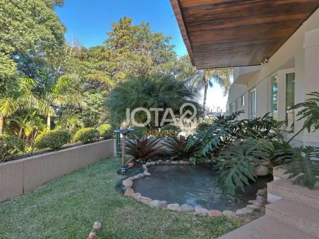 Casa / Sobrado em Condomínio para Locação em Curitiba/PR Santo Inácio 6 Quartos