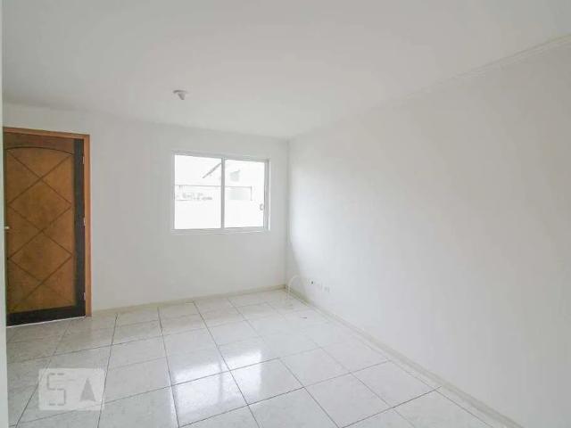 Casa / Sobrado em Condomínio para Locação em Curitiba/PR Uberaba 3 Quartos