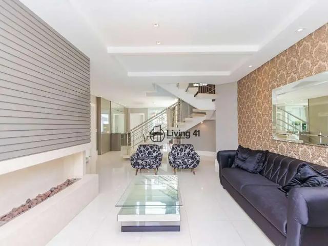 Casa / Sobrado em Condomínio para Locação em Curitiba/PR Uberaba 4 Quartos