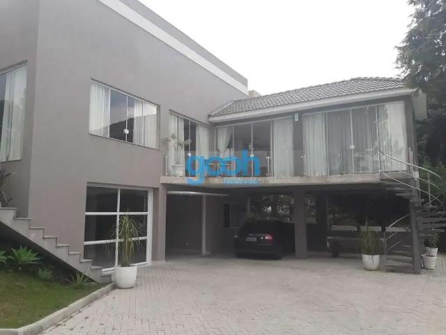 Casa / Sobrado em Condomínio para Locação em Curitiba/PR Uberaba 6 Quartos