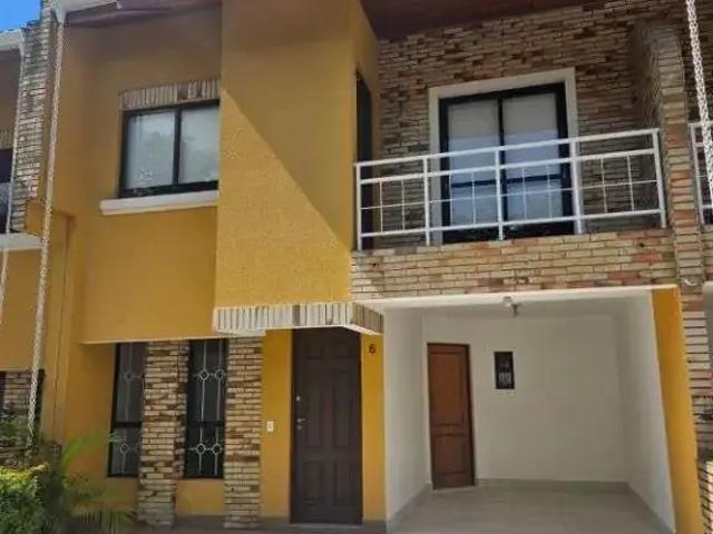 Casa / Sobrado em Condomínio para Locação em Curitiba/PR Vila Izabel 3 Quartos
