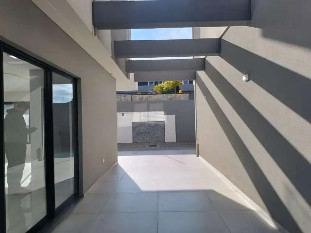 Casa / Sobrado em Condomínio para Locação em Curitiba/PR Xaxim 3 Quartos