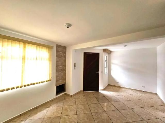 Casa / Sobrado em Condomínio para Locação em Curitiba/PR Xaxim 3 Quartos