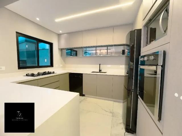 Casa / Sobrado em Condomínio para Locação em Curitiba/PR Xaxim 3 Quartos