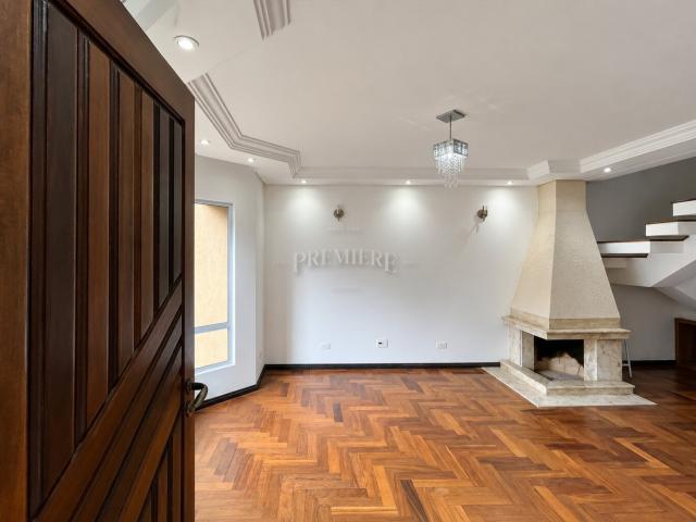 Casa / Sobrado em Condomínio para Locação em Curitiba/PR Xaxim 3 Quartos