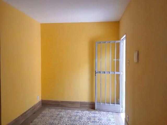 Casa / Sobrado em Condomínio para Locação em Duque de Caxias/RJ Vila Meriti 2 Quartos