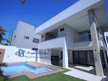Casa / Sobrado em Condomínio para Locação em Eusébio/CE Coacu 3 Quartos