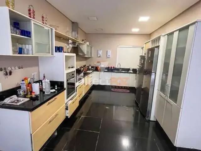 Casa / Sobrado em Condomínio para Locação em Foz do Iguaçu/PR Vila Pérola 4 Quartos