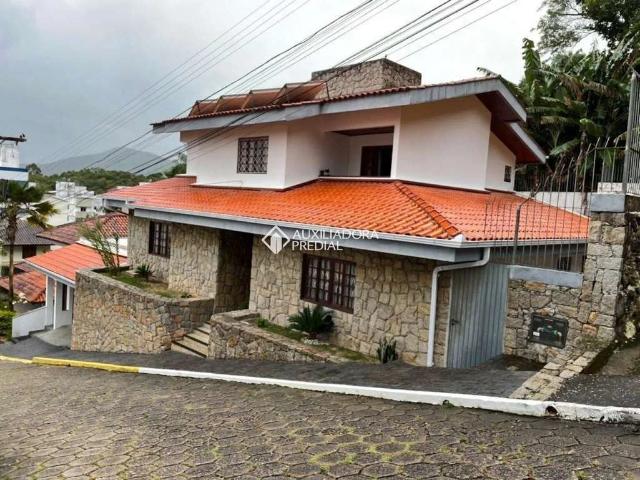 Casa / Sobrado em Condomínio para Locação em Florianópolis/SC Córrego Grande 5 Quartos