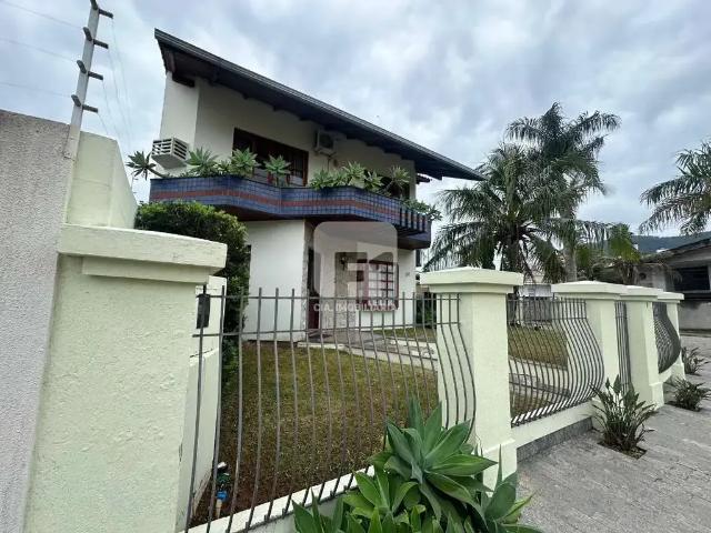 Casa / Sobrado em Condomínio para Locação em Florianópolis/SC Córrego Grande 5 Quartos