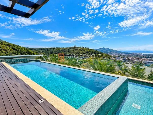 Casa / Sobrado em Condomínio para Locação em Florianópolis/SC Córrego Grande 6 Quartos