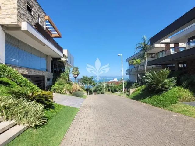 Casa / Sobrado em Condomínio para Locação em Florianópolis/SC Cacupé 2 Quartos