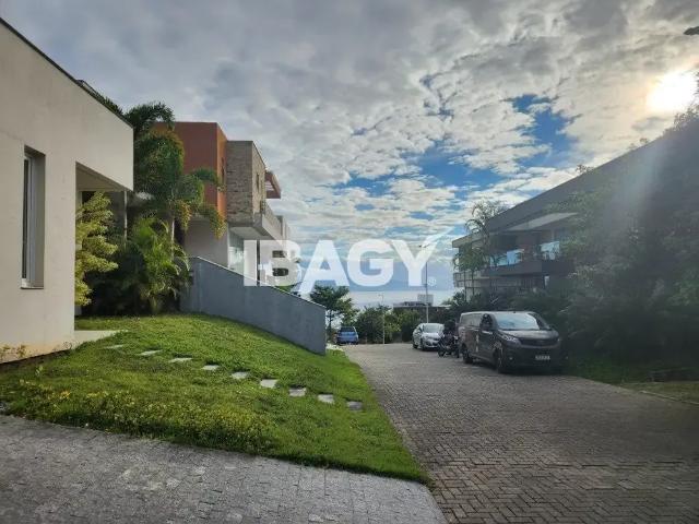 Casa / Sobrado em Condomínio para Locação em Florianópolis/SC Cacupé 2 Quartos