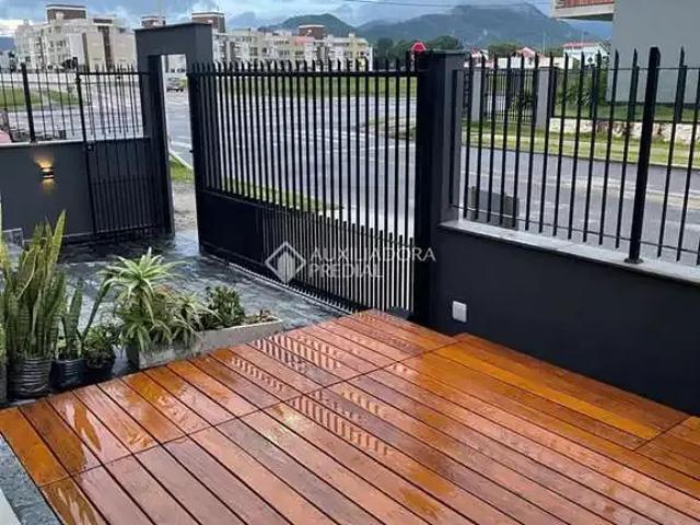 Casa / Sobrado em Condomínio para Locação em Florianópolis/SC Campeche 3 Quartos