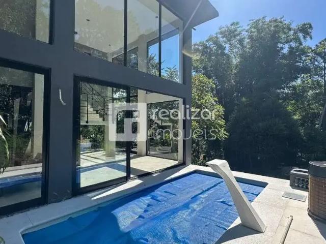 Casa / Sobrado em Condomínio para Locação em Florianópolis/SC Campeche 3 Quartos