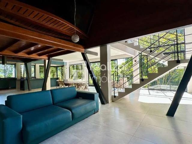 Casa / Sobrado em Condomínio para Locação em Florianópolis/SC Campeche 3 Quartos