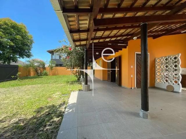 Casa / Sobrado em Condomínio para Locação em Florianópolis/SC Campeche 3 Quartos
