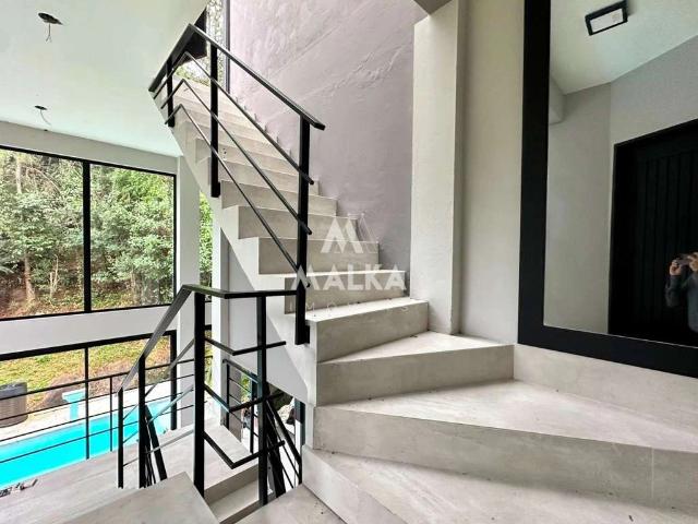 Casa / Sobrado em Condomínio para Locação em Florianópolis/SC Campeche 4 Quartos