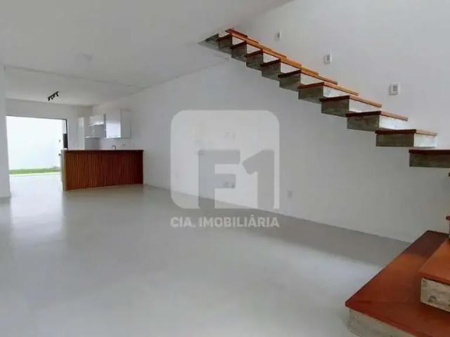Casa / Sobrado em Condomínio para Locação em Florianópolis/SC Carianos 3 Quartos