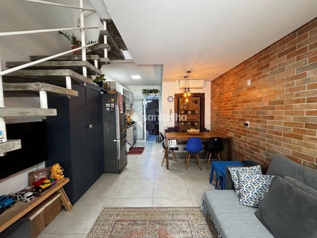 Casa / Sobrado em Condomínio para Locação em Florianópolis/SC Armação 2 Quartos