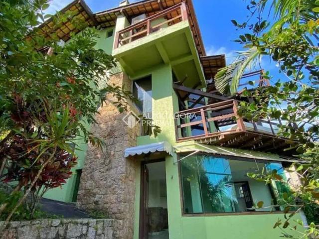 Casa / Sobrado em Condomínio para Locação em Florianópolis/SC Barra da Lagoa 3 Quartos