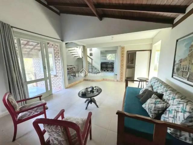 Casa / Sobrado em Condomínio para Locação em Florianópolis/SC Ingleses do Rio Vermelho 2 Quartos