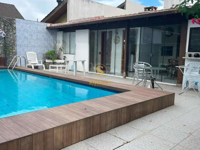 Casa / Sobrado em Condomínio para Locação em Florianópolis/SC Itacorubi 4 Quartos