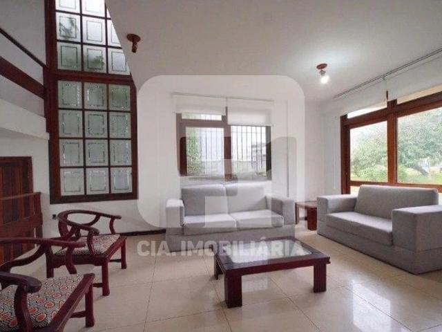 Casa / Sobrado em Condomínio para Locação em Florianópolis/SC Itacorubi 4 Quartos