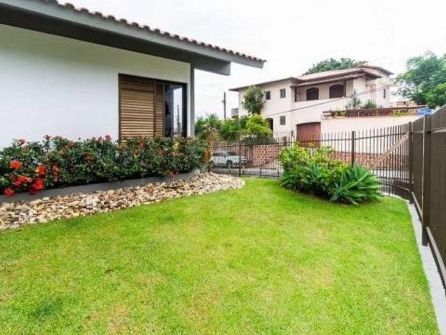 Casa / Sobrado em Condomínio para Locação em Florianópolis/SC Itaguaçu 4 Quartos