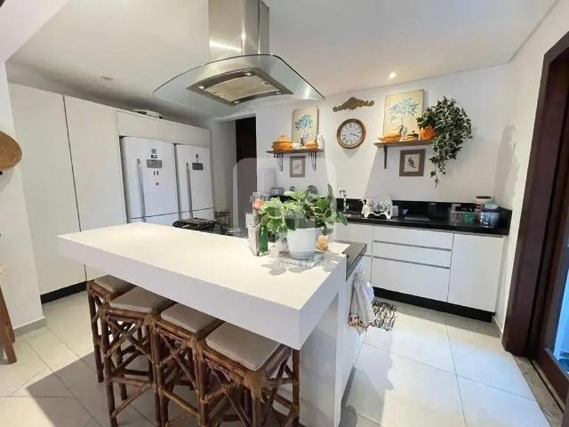 Casa / Sobrado em Condomínio para Locação em Florianópolis/SC Jurerê Internacional 6 Quartos