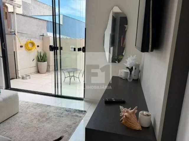 Casa / Sobrado em Condomínio para Locação em Florianópolis/SC Morro das Pedras 2 Quartos