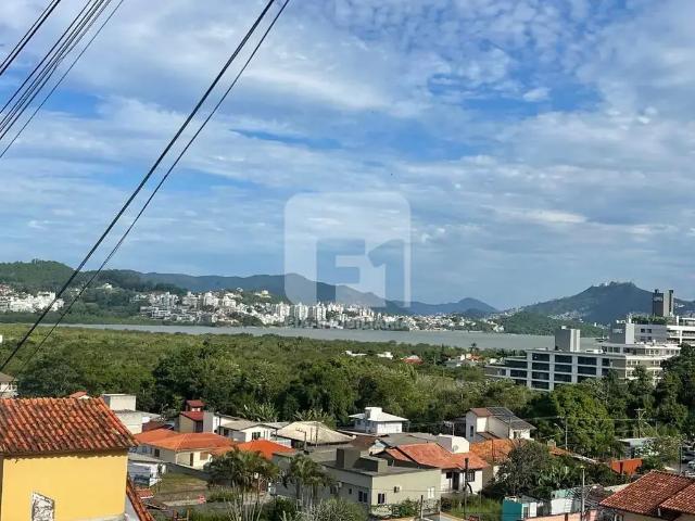Casa / Sobrado em Condomínio para Locação em Florianópolis/SC Saco Grande 2 Quartos