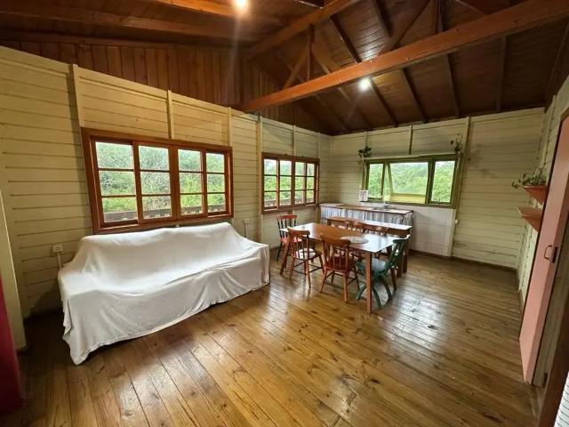 Casa / Sobrado em Condomínio para Locação em Florianópolis/SC Pântano do Sul 2 Quartos