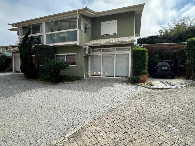 Casa / Sobrado em Condomínio para Locação em Florianópolis/SC Praia Mole 3 Quartos