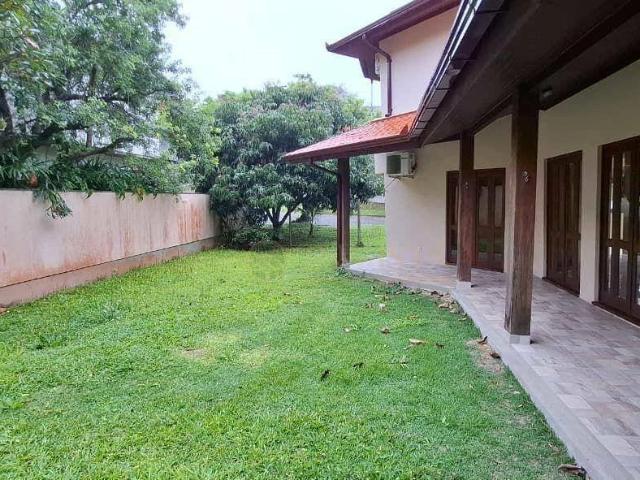Casa / Sobrado em Condomínio para Locação em Florianópolis/SC Rio Tavares 4 Quartos
