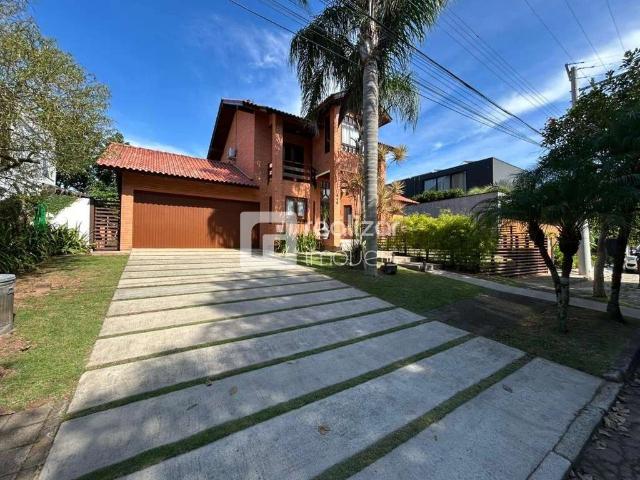 Casa / Sobrado em Condomínio para Locação em Florianópolis/SC Rio Tavares 4 Quartos