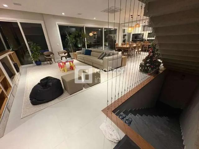 Casa / Sobrado em Condomínio para Locação em Florianópolis/SC Rio Tavares 4 Quartos