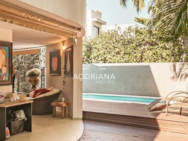 Casa / Sobrado em Condomínio para Locação em Florianópolis/SC Rio Tavares 5 Quartos