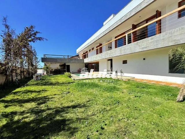 Casa / Sobrado em Condomínio para Locação em Florianópolis/SC Rio Tavares 5 Quartos