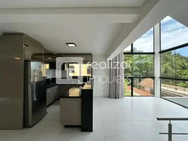 Casa / Sobrado em Condomínio para Locação em Florianópolis/SC Trindade 5 Quartos